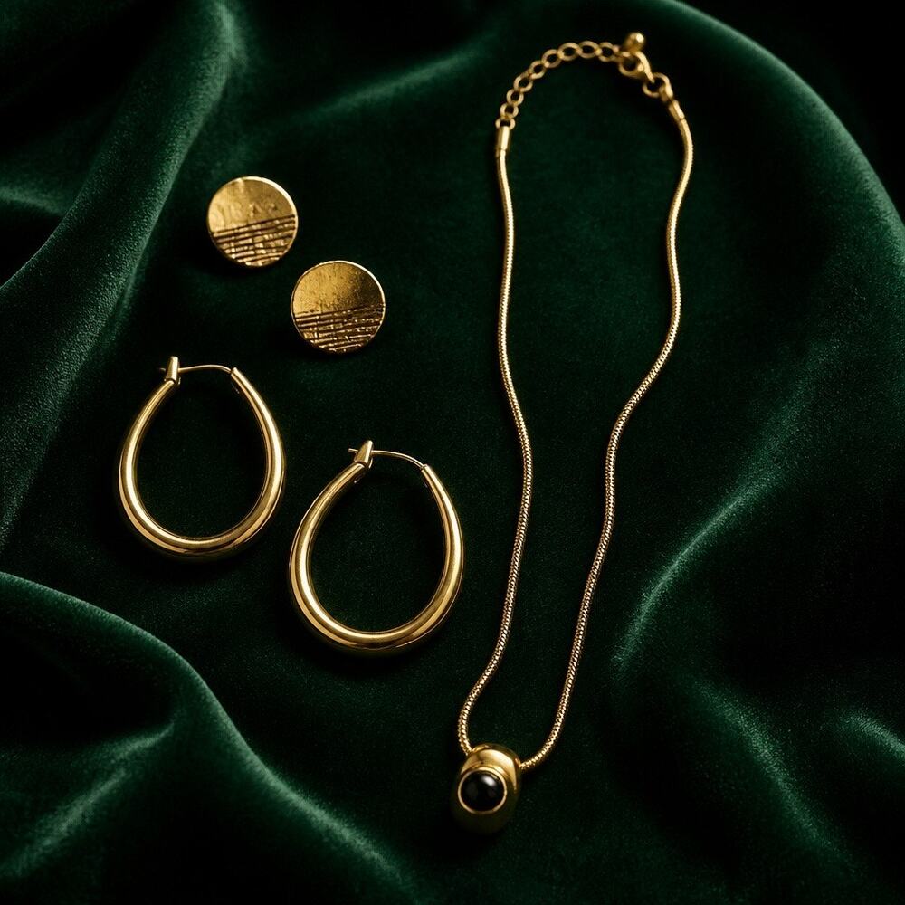 The Gilded Onyx Demi-Parure Curated Set — Vintage Beauty (3-Piece Gold Suite)
